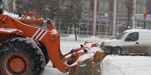 Până în prezent, utilajele firmelor de deszăpezire au șomat