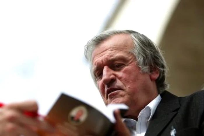 
    Lorin Fotuna a trecut la ezoterism. Foto: Sebastian Tătaru  