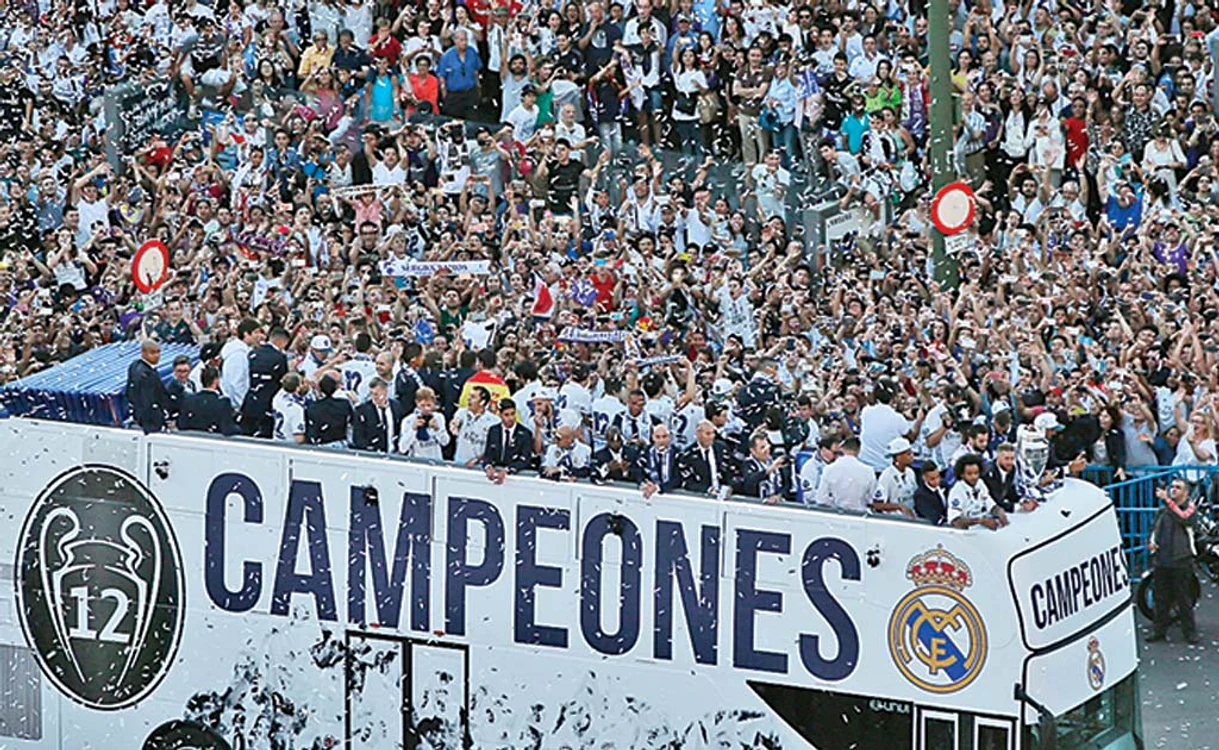 
    500.000 de oameni au  sărbătorit la Madrid  victoria RealuluiFoto: EPA  