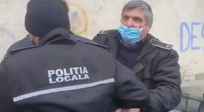 Un polițist local s-a ales cu arcada spartă FOTO captură video