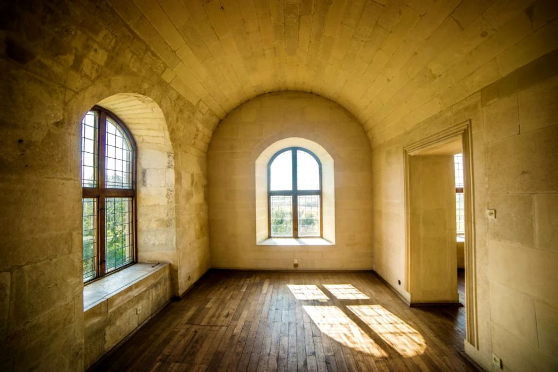 palatul de piatra interior 2 jpg jpeg