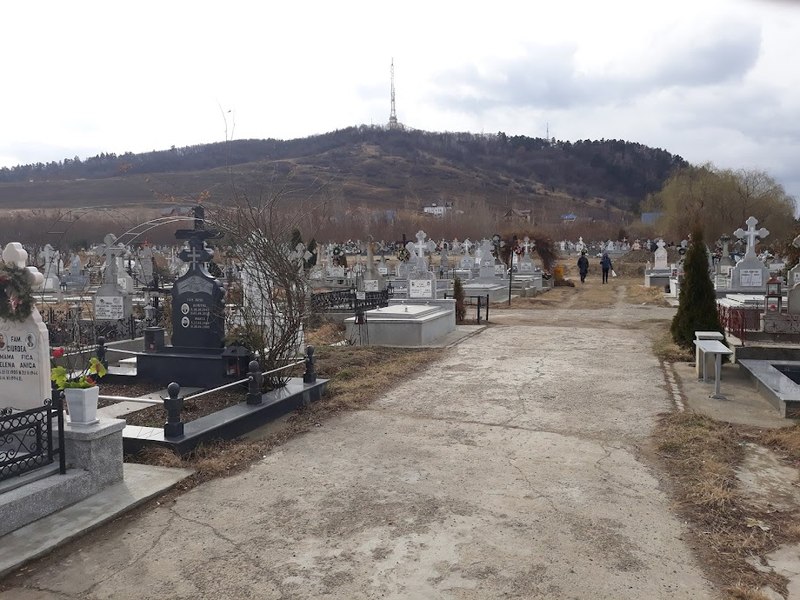 Criza funerară. Orașul unde s-a scumpit până şi „ultimul drum”. De sărbătorile legale, taxele sunt şi mai mari