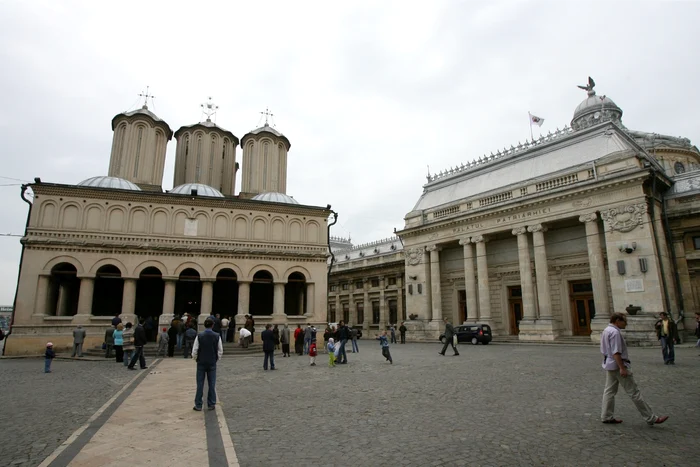 Sediul vechiului Parlament (dreapta) va fi cedat BOR | foto: Adevărul