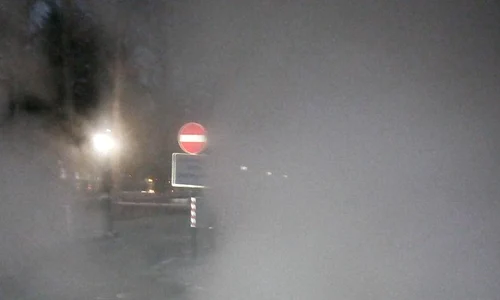 Cei doi muncitori remediau o avarie atunci când o conductă s a fisurat jpeg