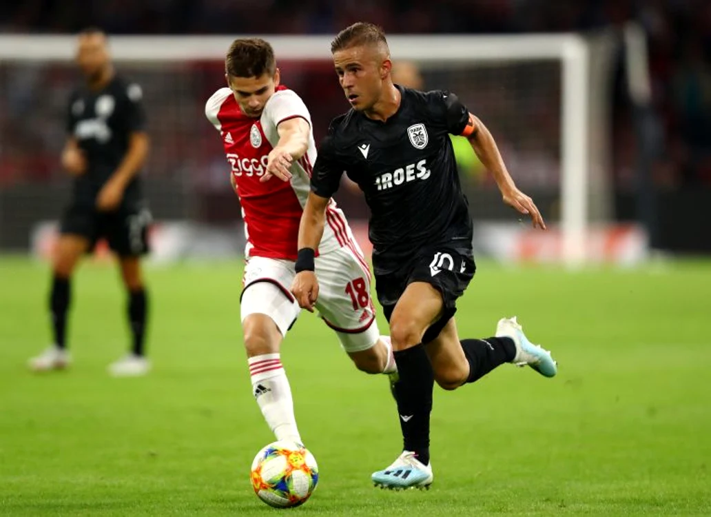
    Razvan Marin și echipa lui, Ajax, nu vor primi titlul de campioană a Olandei în acest anFoto: Guliver/ GettyImages  