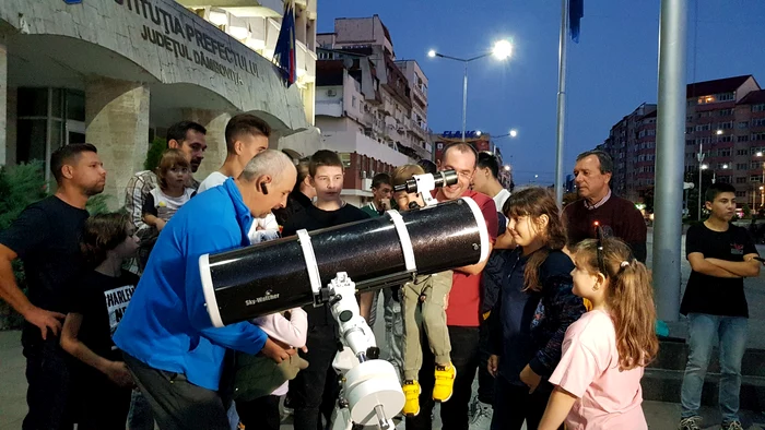 Noaptea Cercetătorilor Europeni, la Târgoviște. FOTO Valentin Grigore