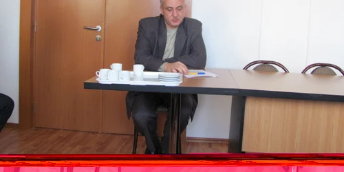Procurorul criminalist Traian Nedelcuţă cercetează în aces moment locul sinuciderii