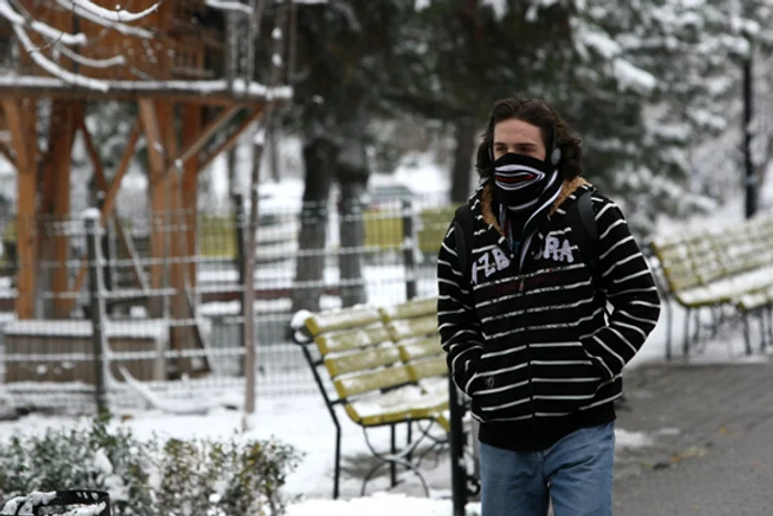 
    Prognoza meteo pentru următoarele două zile anunță că vremea se va menține geroasăfoto: Click!  