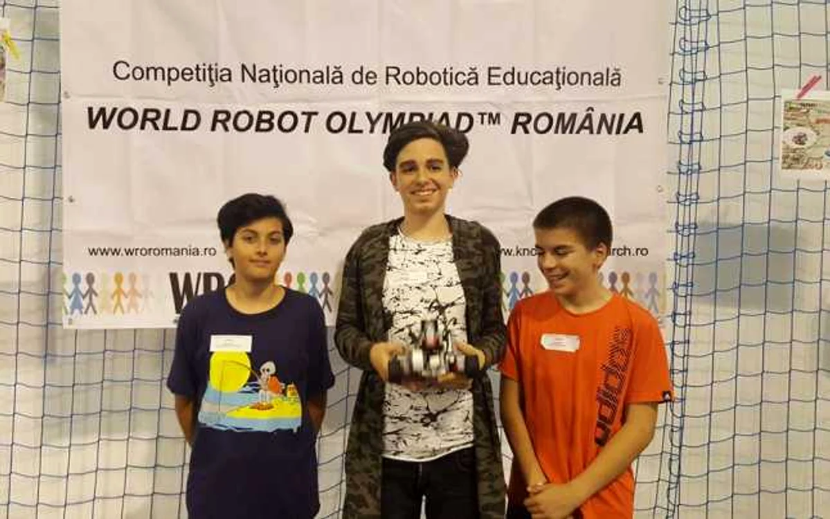 Cei trei formează o echipă de doar un an, fiind la a doua participare şi al doilea succes FOTO: Facebook/Vlad Coneschi