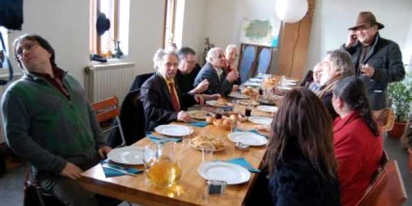 Anul trecut, oaspeţii s-au înfruptat din bucatele oferite de Mircea Dinescu