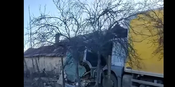 accident tir casa Buzau Smeeni  captura video FB png