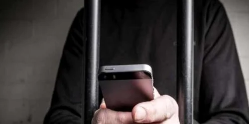 detinut telefon jpg