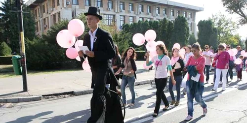 Marş împotriva cancerului la sân