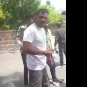 Ramesh Viswashkumar, singurul supravietuitor al accidentului aviatic din India, foto x png