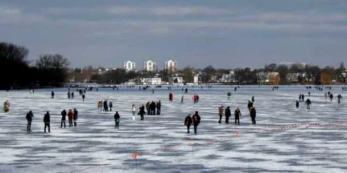 Dunărea a îngheţat complet în Bulgaria, o premieră după 1985