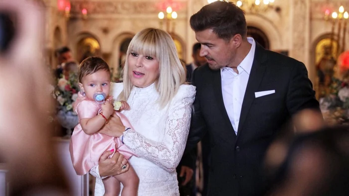 Elena Udrea alături de familia ei / foto: Social media