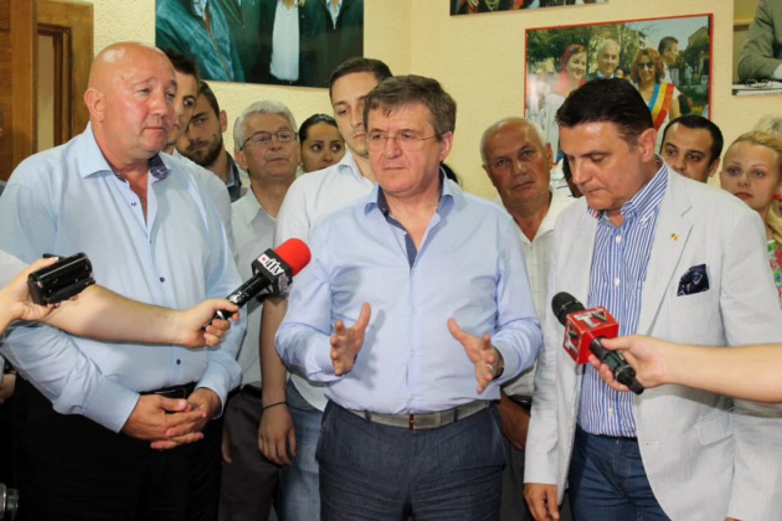 Ovidiu Silaghi a candidat din partea alianţei PSD+PC+UNPR, susţinut de PNL   FOTO gazetadenord-vest.ro