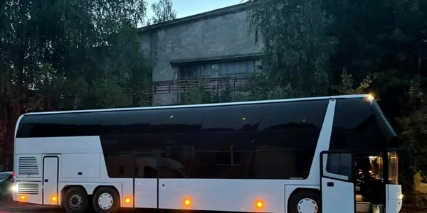 Autobuz transformat în hotel la Braşov FOTO Sfinx&Camper Conversion