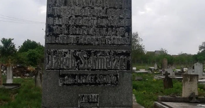 Monument cimitir Arad FOTO William Totok