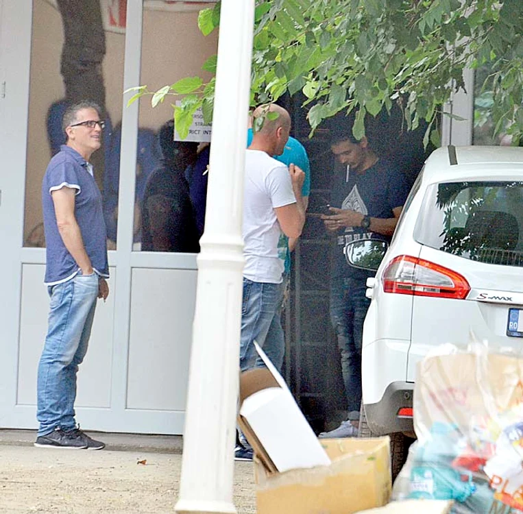 Răzvan era foarte supărat, ieri dimineață, cu câteva ore înainte să anunțe despărțirea de soție