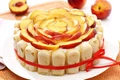 Tort cu sarlota si nectarine  Sursa foto shutterstock 84006607 jpg