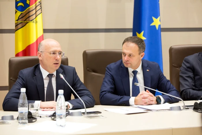 Pavel Filip si Andrian Candu foto Parlament.md
