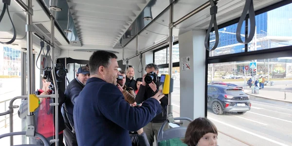 Ciucu in linia 5 de tramvai1 jpg