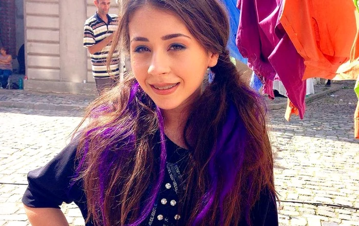 Nicole Cherry cântă primul imn al "Media Music Awards"