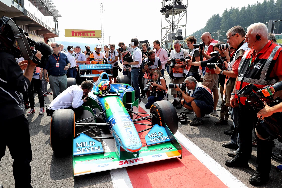
    În 2017, Mick Schumacher a pilotat, la Spa, monopostul cu care tatăl său a câștigat acolo prima cursă în Formula 1Foto: Guliver / GettyImages  
