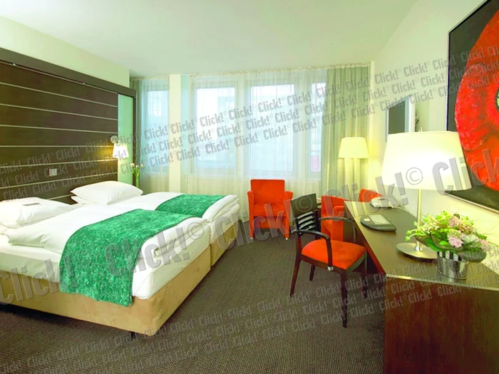 Paula și Ovi s-au filmat fiecare pentru fani, în camera de hotel, în prima zi de ședere în Copenhaga