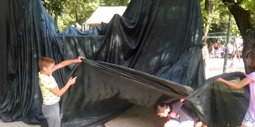 Loc de joacă acoperit de Arhipiscopia Târgovişte