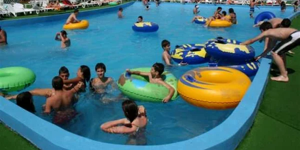 Braşovenii sunt aşteptaţi la bălăceală