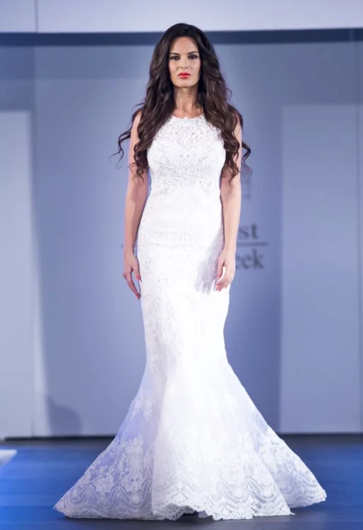 Goddess Andreea a fost mirasa unei colecţii la Bucharest Fashion Week.