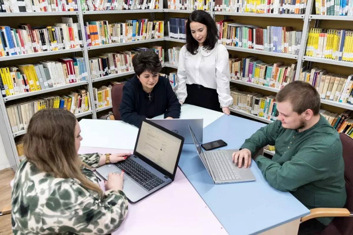 Echipa de specialiști români la lucru. Sursa: Universitatea „Al. I. Cuza” din Iași 
