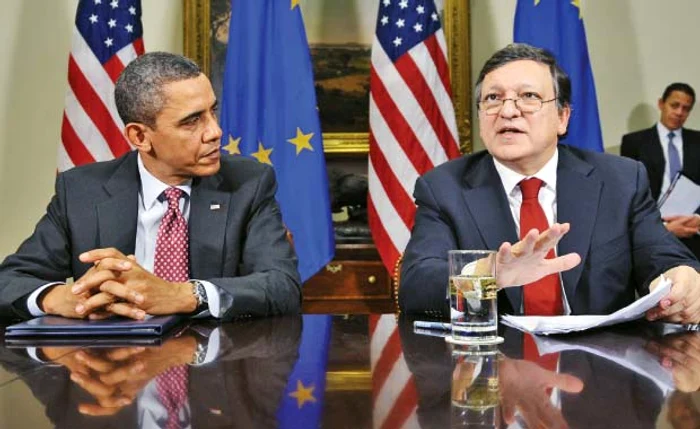Barack Obama, Jose Manuel Barroso (dreapta) şi şefului Consiliului European, Herman van Rompuy
