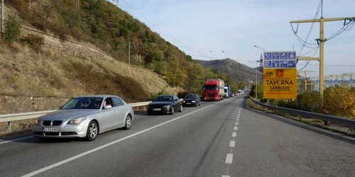 circulatie pe DE 70 FOTO Alexandra Georgescu