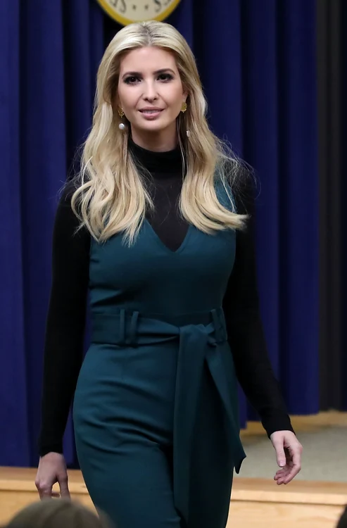 Ivanka Trump, îmbrăcată într-o rochie verde și o helancă neagră