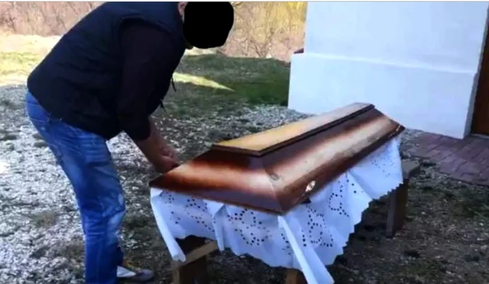 
    Bărbatul a murit în condiții suspecteFoto: captură video Facebook  