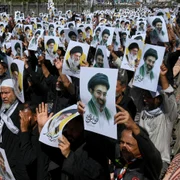 Postere cu liderul suprem Mojtaba Khamenei FOTO Profimedia