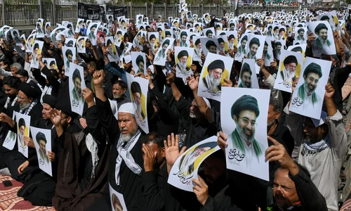 Postere cu liderul suprem Mojtaba Khamenei FOTO Profimedia 