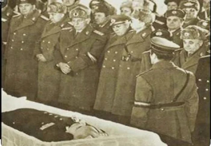 Înmormântarea generalului Vasile Milea Foto: OCTS Napoli La Gran Cancelleria della ROMANIA