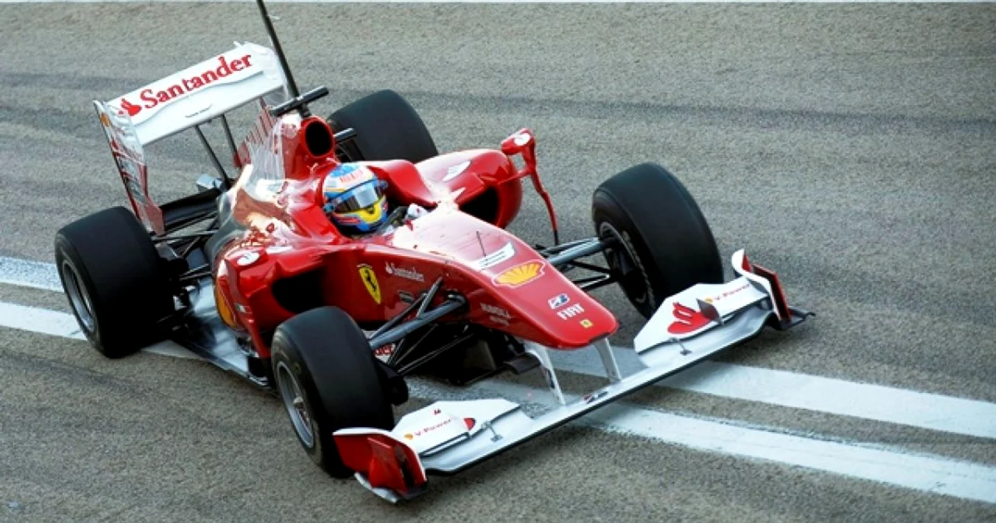 Fernando Alonso pe circuitul de la Valencia