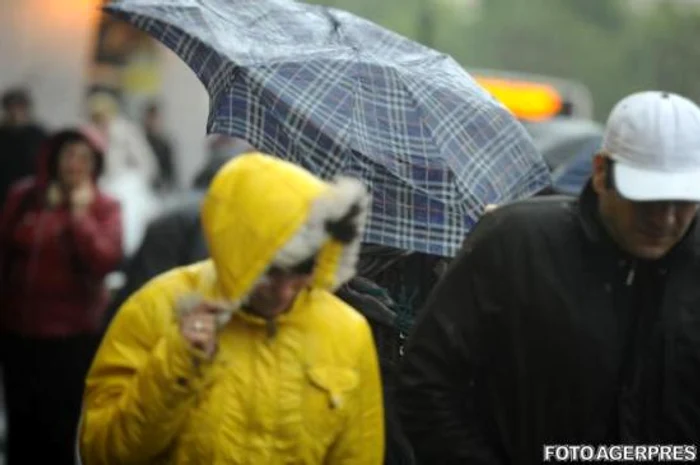 
    Vremea rea se întoarce în România după ce în ultimele zile au fost temperaturi mai mari decât cele normale pentru această perioadă  
