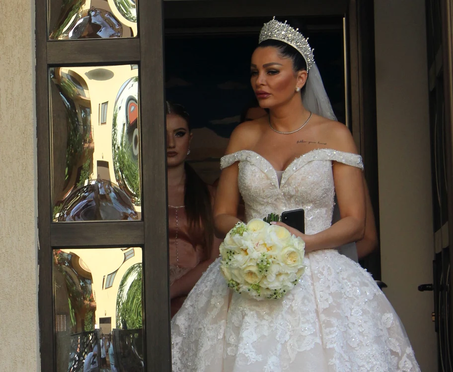 
    Gaşca de fermieri de la nunta lui Brigitte cu Florin PastramăFoto: arhivă personală  
