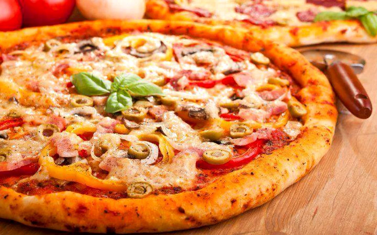 Pizza, paste şi tăieţeii chinezeşti, feluri rapide, preferte pentru o zi plinăFoto: Foodpand.ro