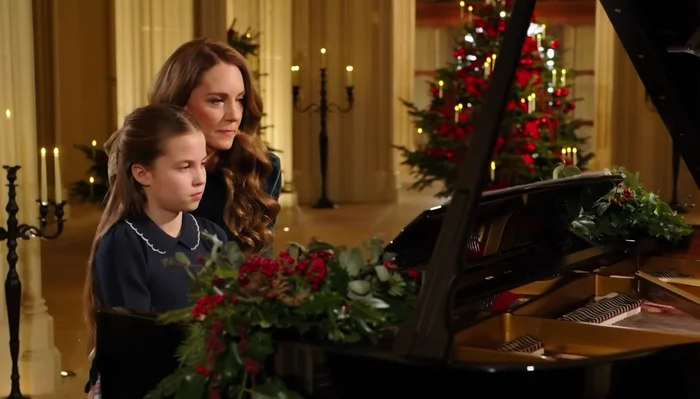 Prințesele Kate Middleton și Charlotte au cântat la pian (Foto: captură video)