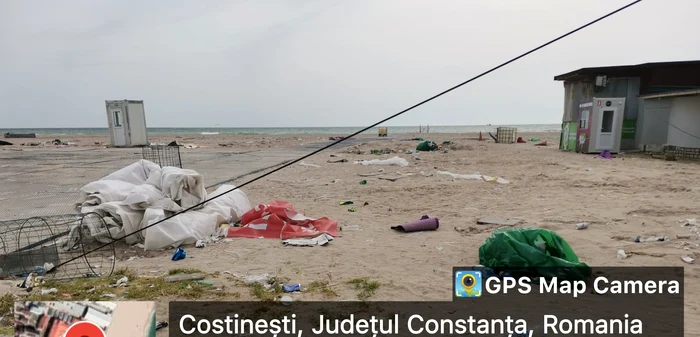 Gunoaie pe plaja din Costinești FOTO: Garda de Mediu Constanța