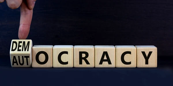 autocratie versu democratie shutterstock 2151230841 jpg