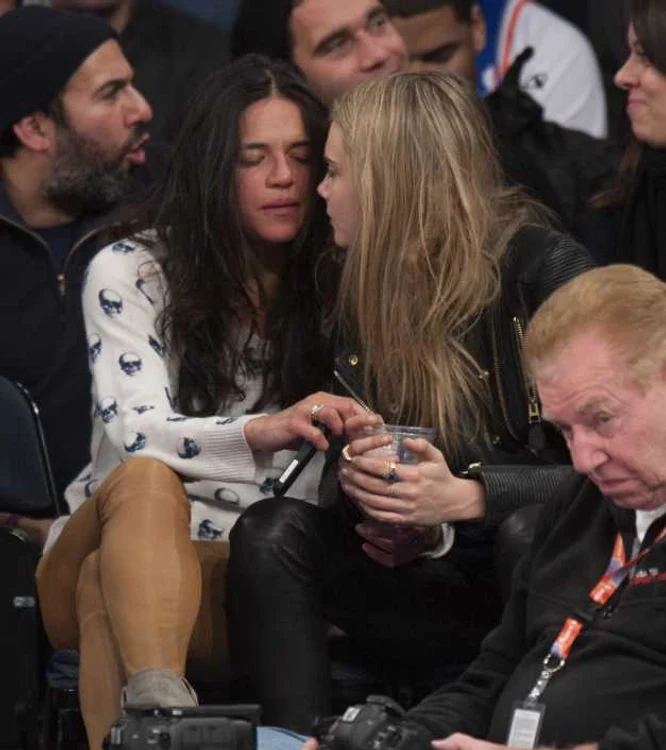 michelle rodriguez si cara delevigne foro splash news