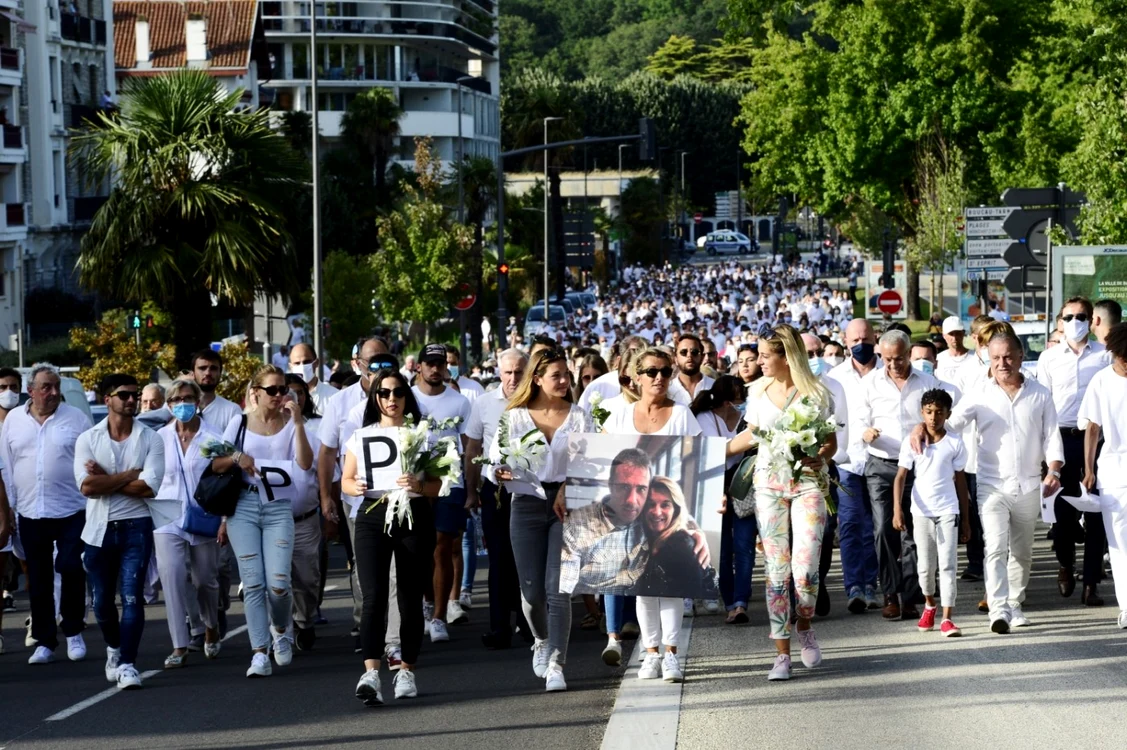 Un şofer de autobuz a murit în Franţa după ce a fost atacat de pasageri care au refuzat purtarea măştii FOTO EPA-EFE